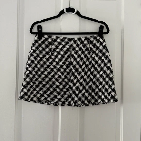 Zara Tweed Houndstooth Mini Skirt (L) - Picture 3 of 4